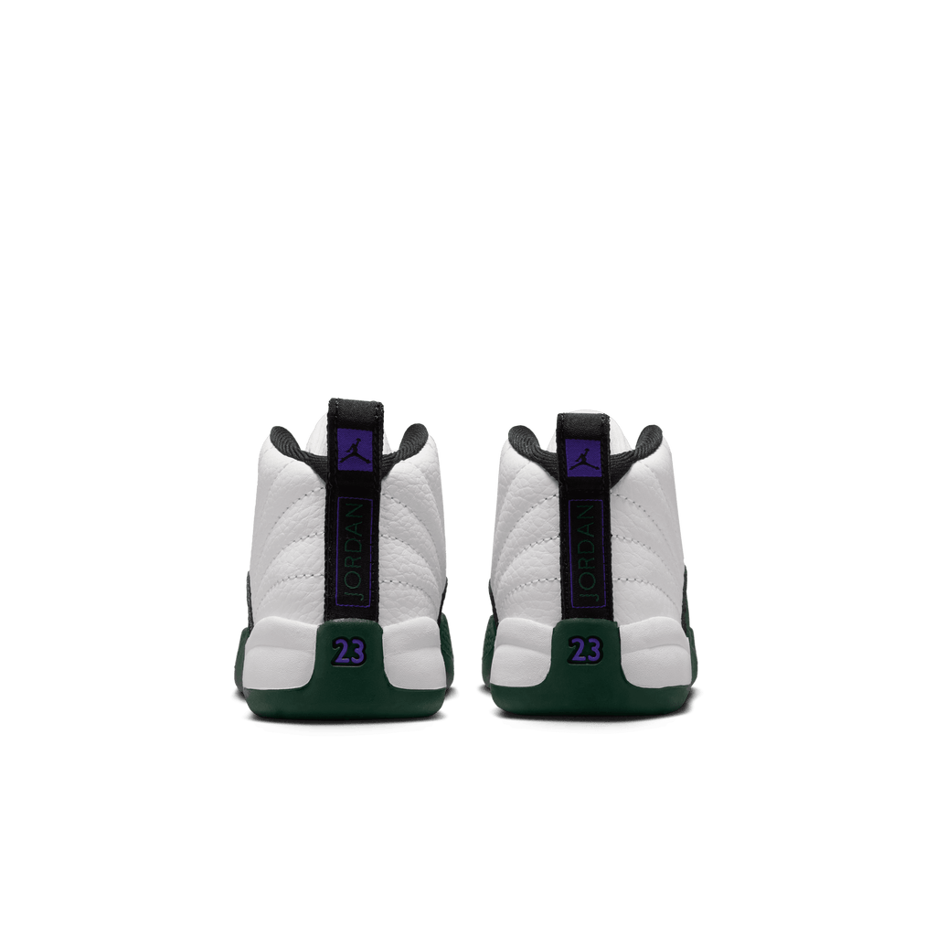 Jordan 12 Retro 'Bucks' para niños pequeños