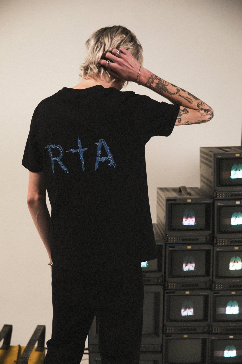 Men's Liam Black Circuit Cross T-Shirt