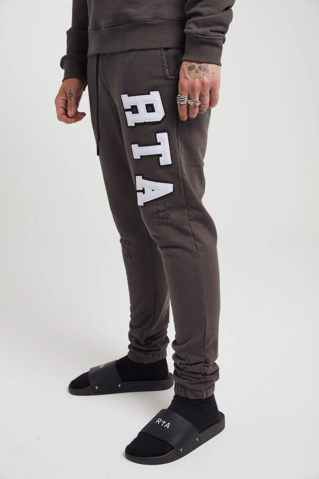 Men's Markus Damage Outfit