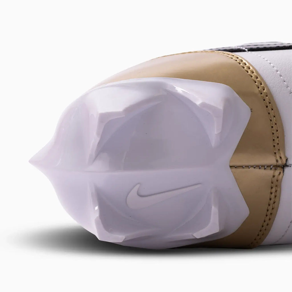 Chaussure de football Jordan 1 Low TD pour homme « Metallic Gold Black »