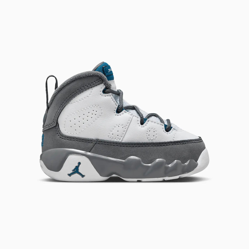 Air Jordan 9 Retro 'Flint Grey' para bebés