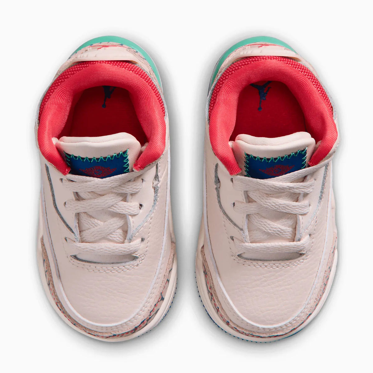 Jordan 3 Retro 'Tiza y Azul Verdadero' para niños pequeños