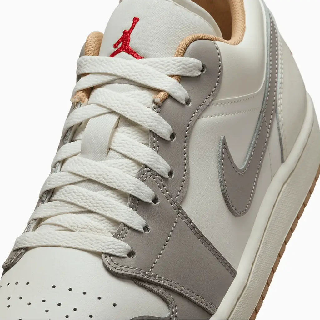 Air Jordan 1 Low de hombre 'Sail Fire Red College Grey'