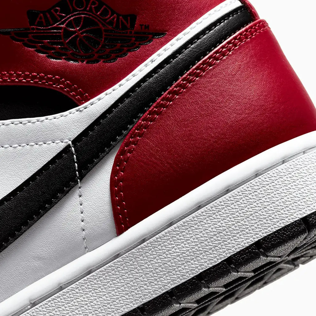 Air Jordan 1 Mid para hombre 'Chicago Toe'