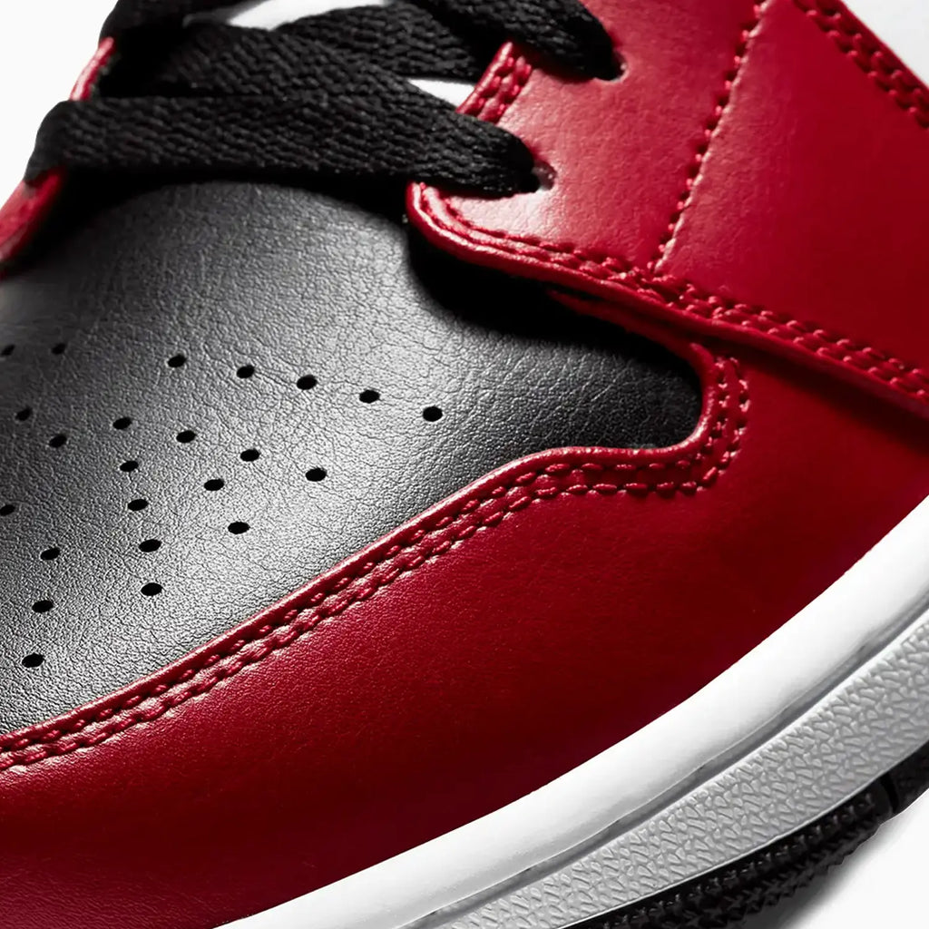 Air Jordan 1 Mid para hombre 'Chicago Toe'