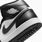 Air Jordan 1 Mid para hombre 'Off Noir Toe'