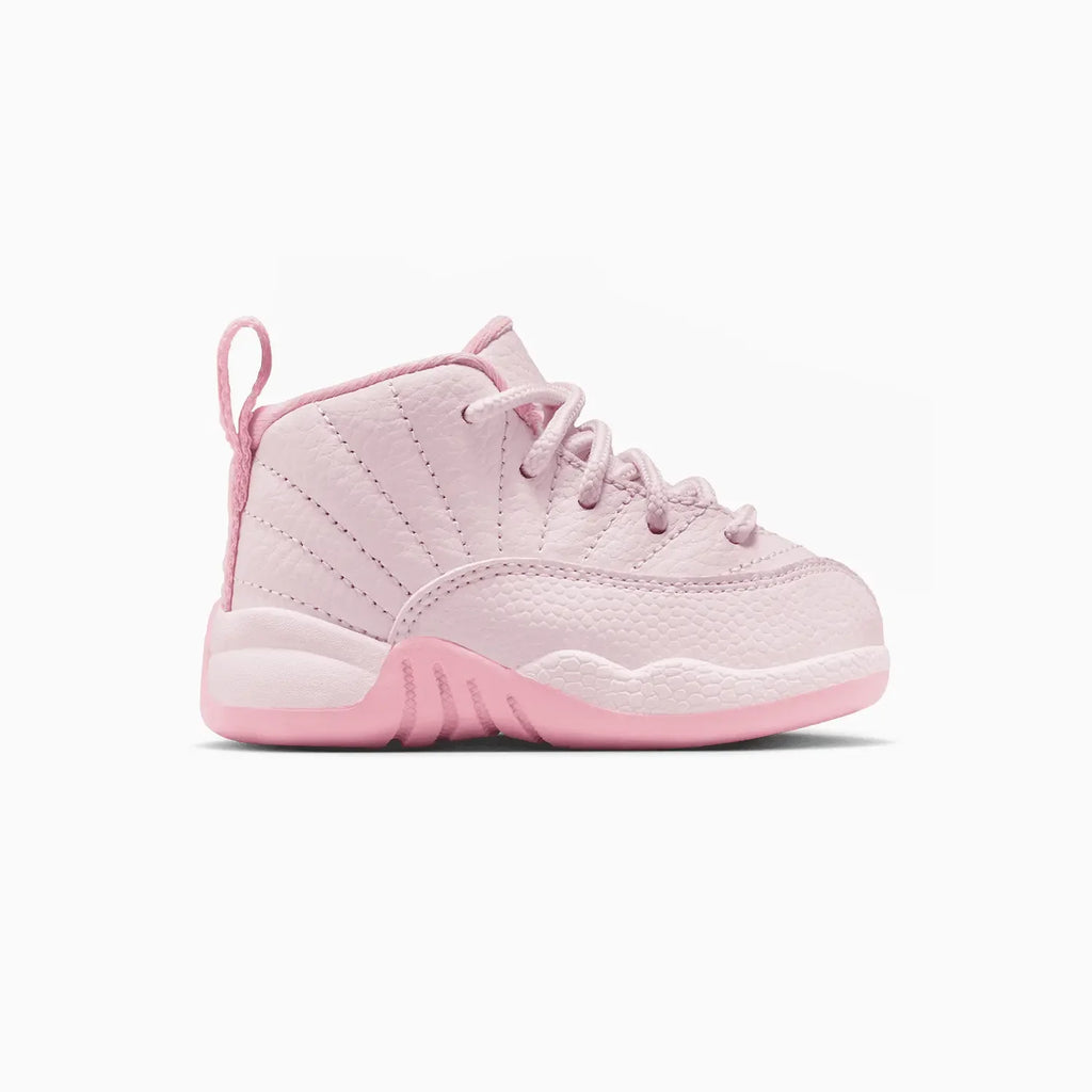 Air Jordan 12 Retro 'Pearl Pink' para niños pequeños
