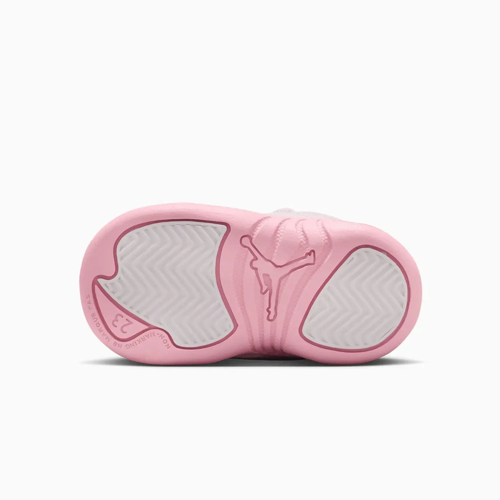 Air Jordan 12 Retro 'Pearl Pink' para niños pequeños