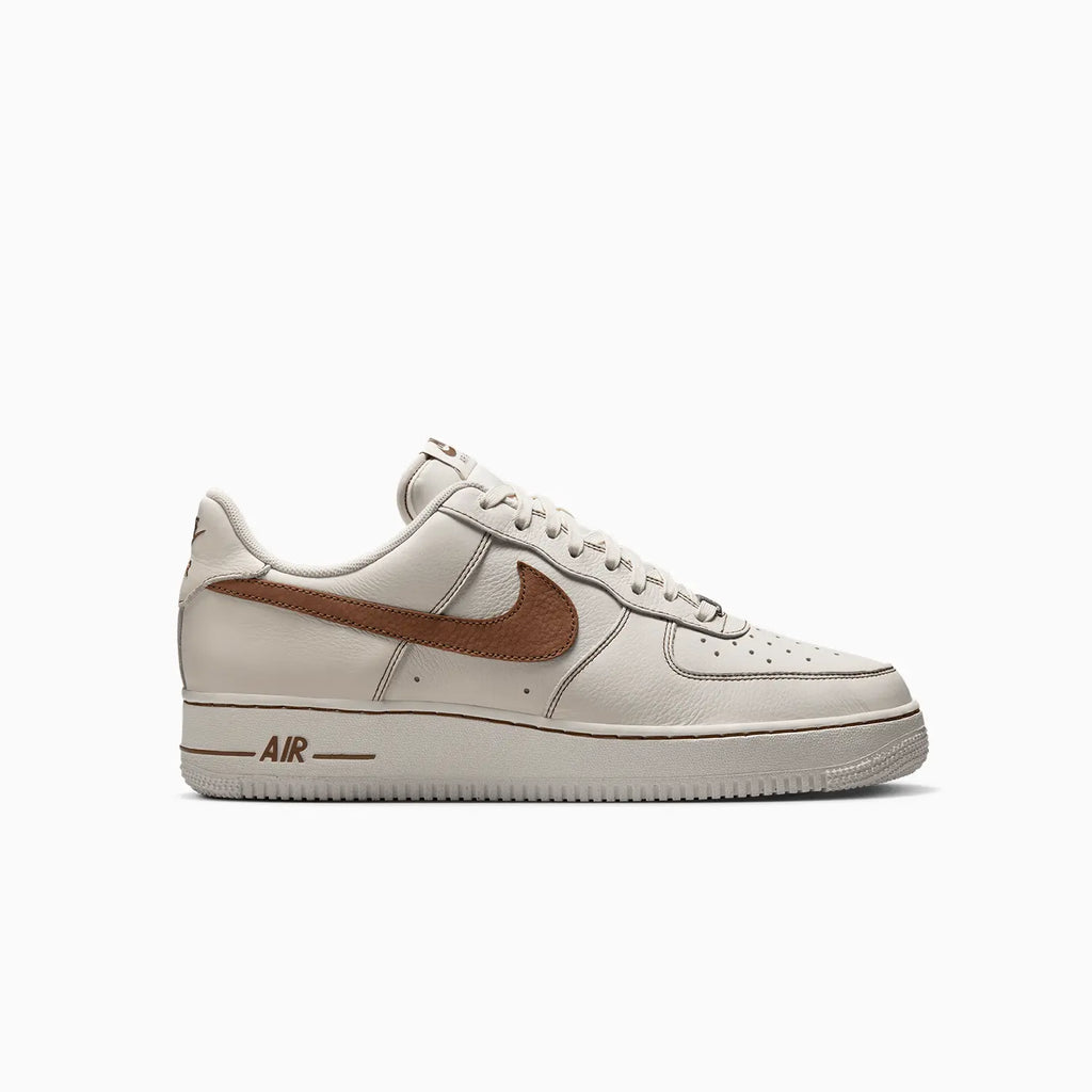 Air Force 1 07 LV8 pour homme « Ivory Saddle Brown »