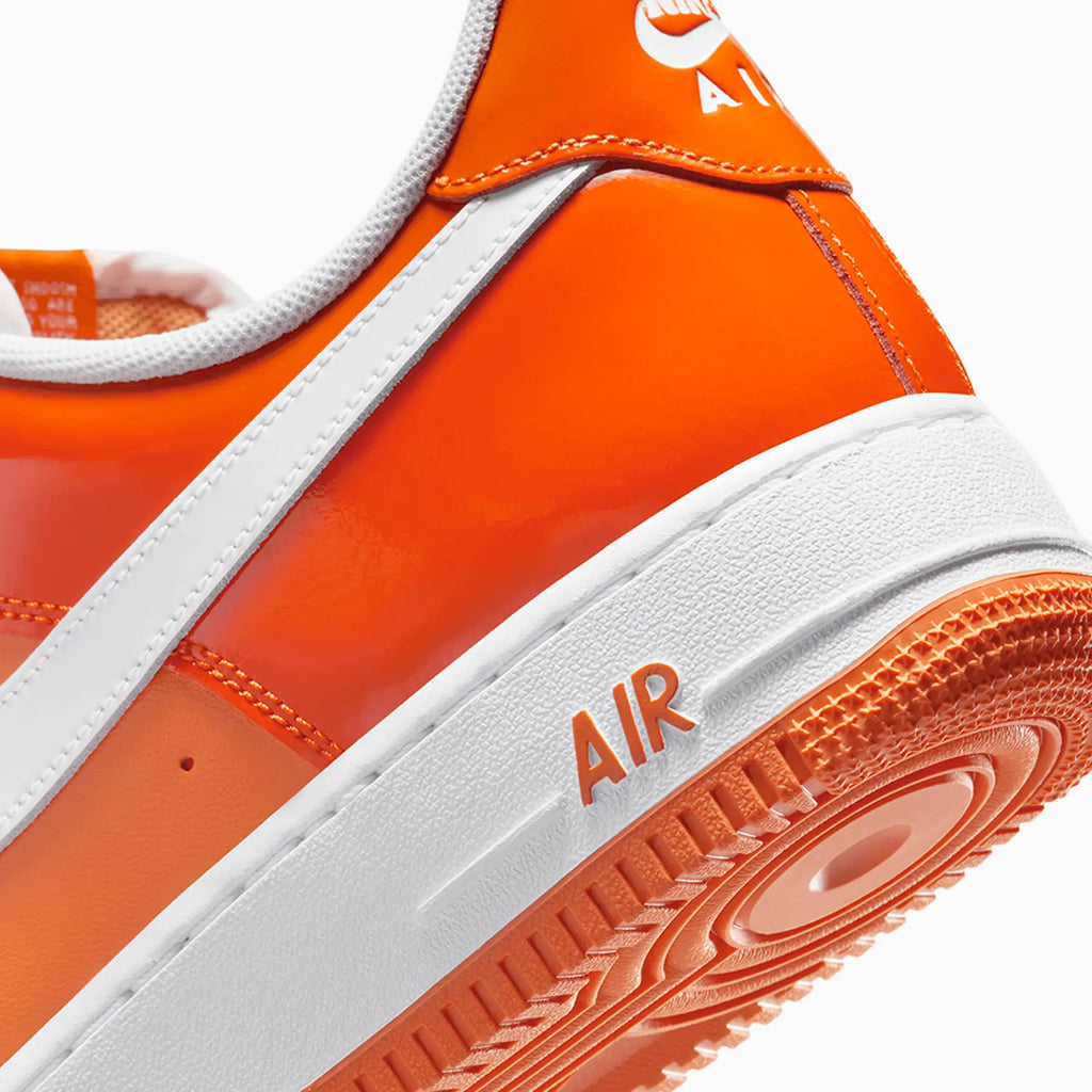 Air Force 1 07 LV8 pour homme « Orange White Patent »