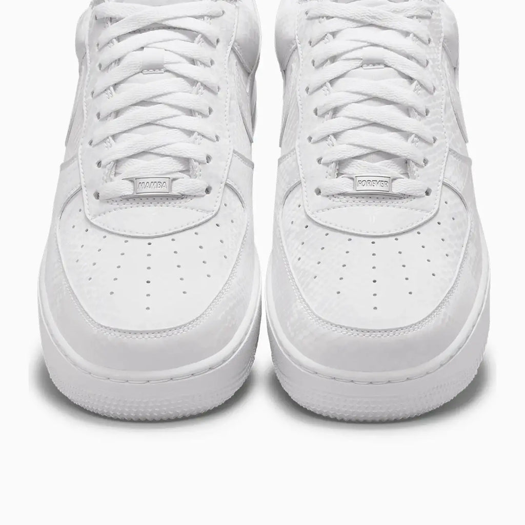 Chaussures Nike Air Force 1 Kobe Bryant « Forever White » pour Homme
