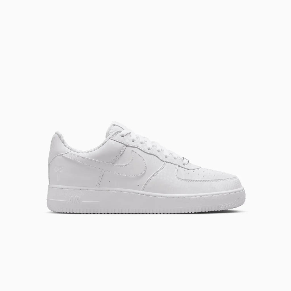 Chaussures Nike Air Force 1 Kobe Bryant « Forever White » pour Homme