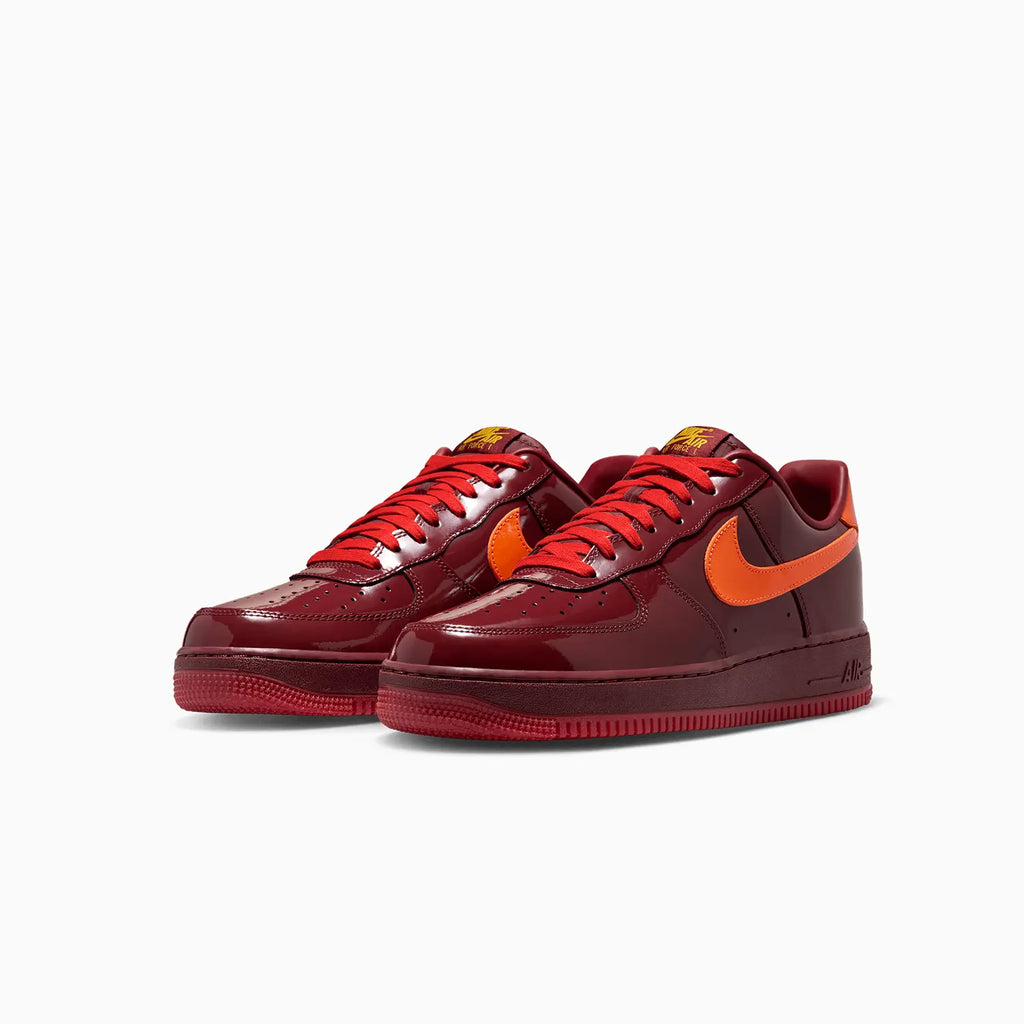 Nike Air Force 1 Low pour homme « Rouge équipe foncé et orange sécurité »