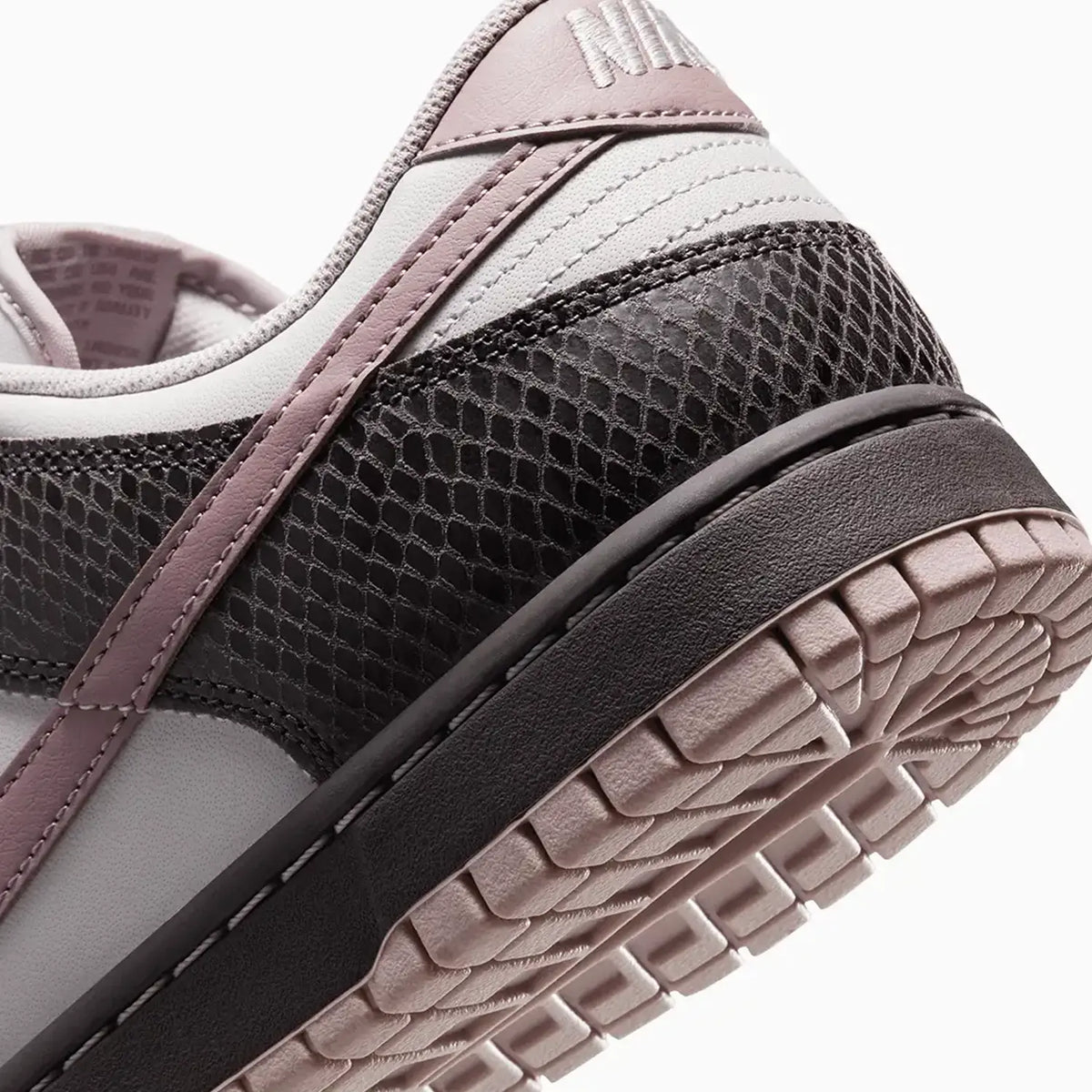 Dunk Low SE pour homme « Snakeskin »