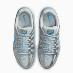 P-6000 Homme « Metallic Platinum University Blue »