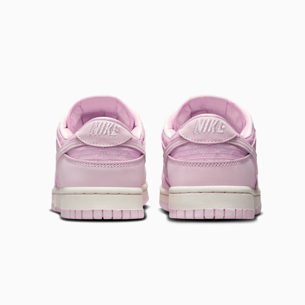 Dunk Low pour femme « Regal Pink »