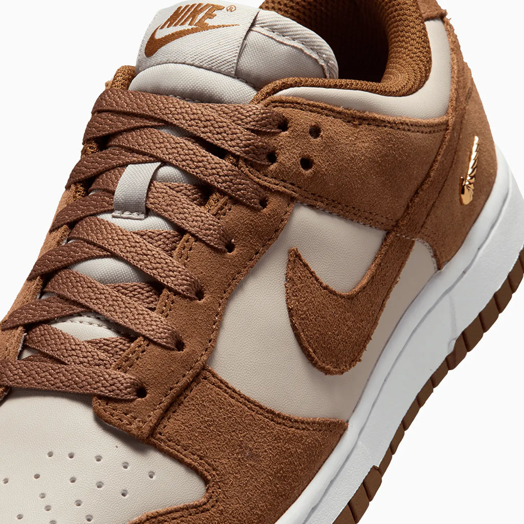 Dunk Low Suede Femme « Light British Tan Cream »