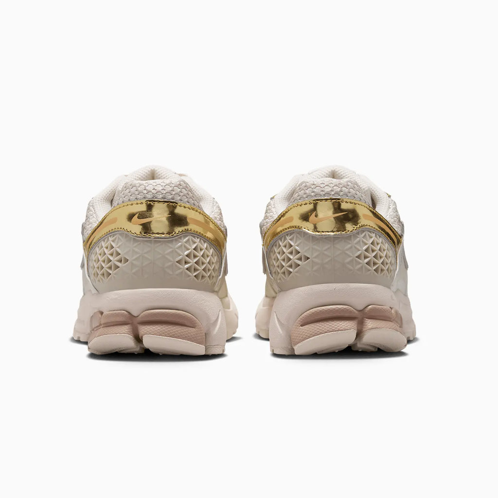 Zoom Vomero 5 'Oro Metalizado' para mujer