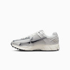 Zoom Vomero 5 para mujer 'Photon Dust Metallic'