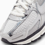 Zoom Vomero 5 para mujer 'Photon Dust Metallic'