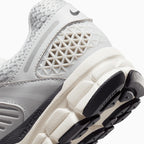 Zoom Vomero 5 para mujer 'Photon Dust Metallic'