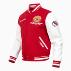 Chaqueta universitaria de lana con cuello de canalé y escudo del equipo NFL Kansas City Chiefs para hombre
