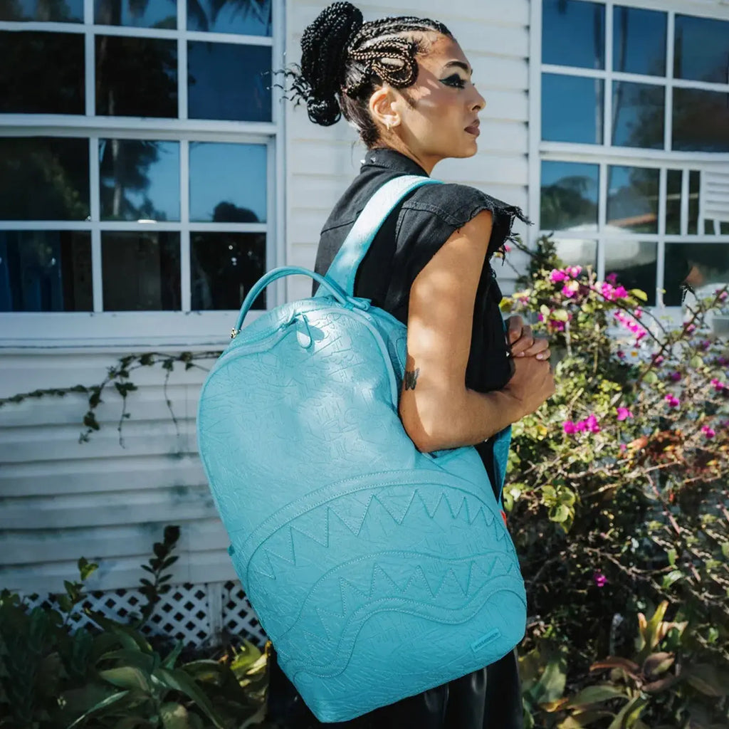 Mochila Aqua Grabado con Relieve Graffiti