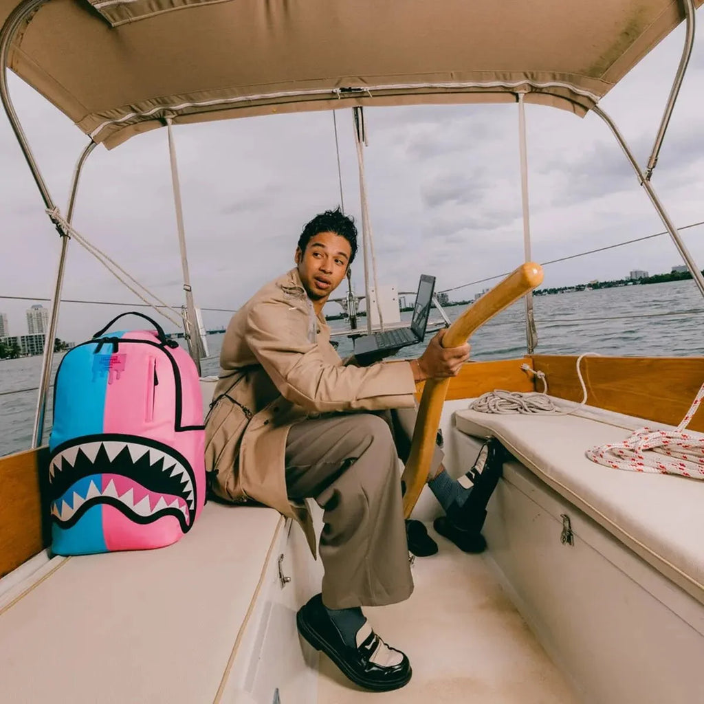 Mochila central Candy Clash Shark
