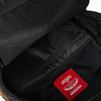Mochila con parches de carga