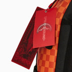 Mochila Cheetos Chester Relajándose