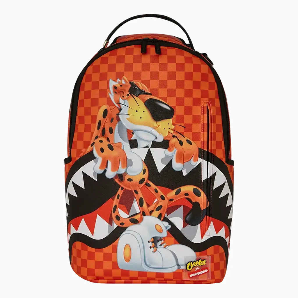 Mochila Cheetos Chester Relajándose