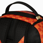 Mochila Cheetos Chester Relajándose