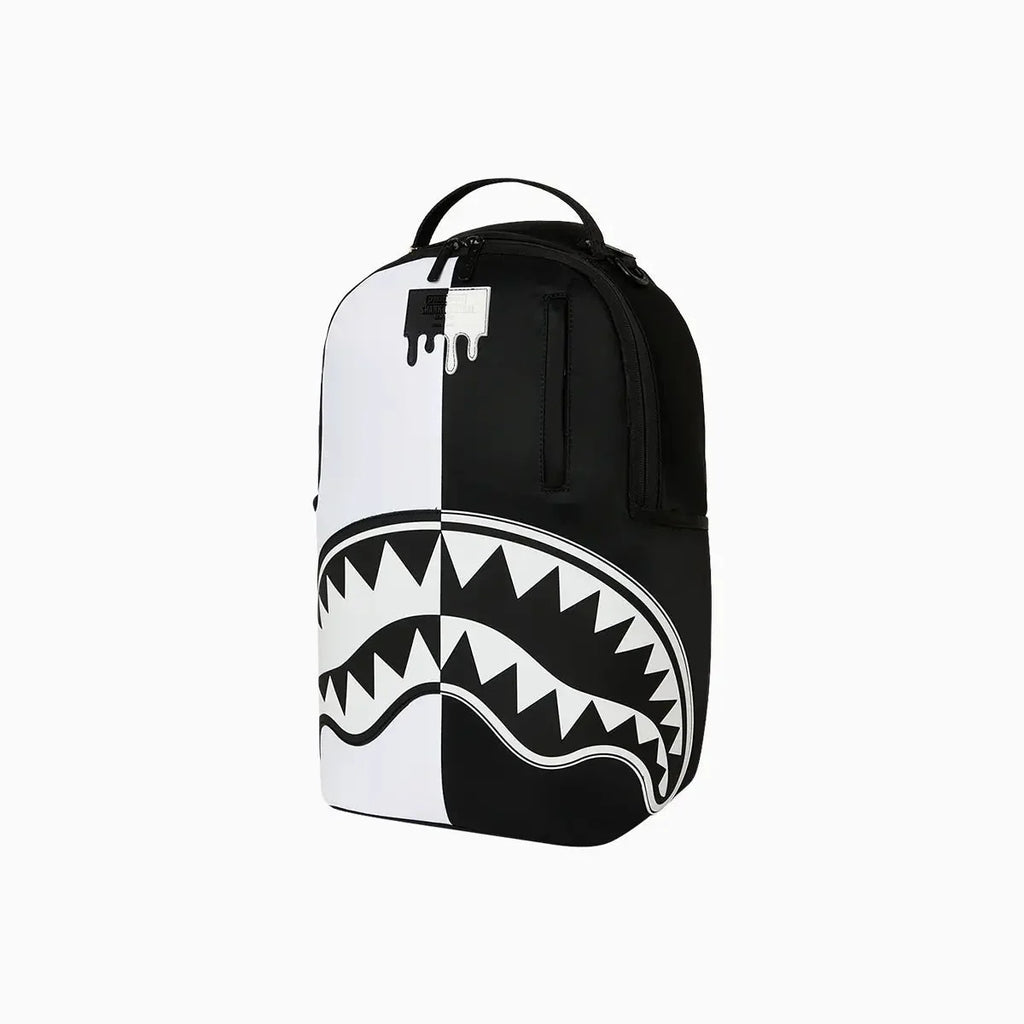 Shark Central 2 Au-delà du sac à dos