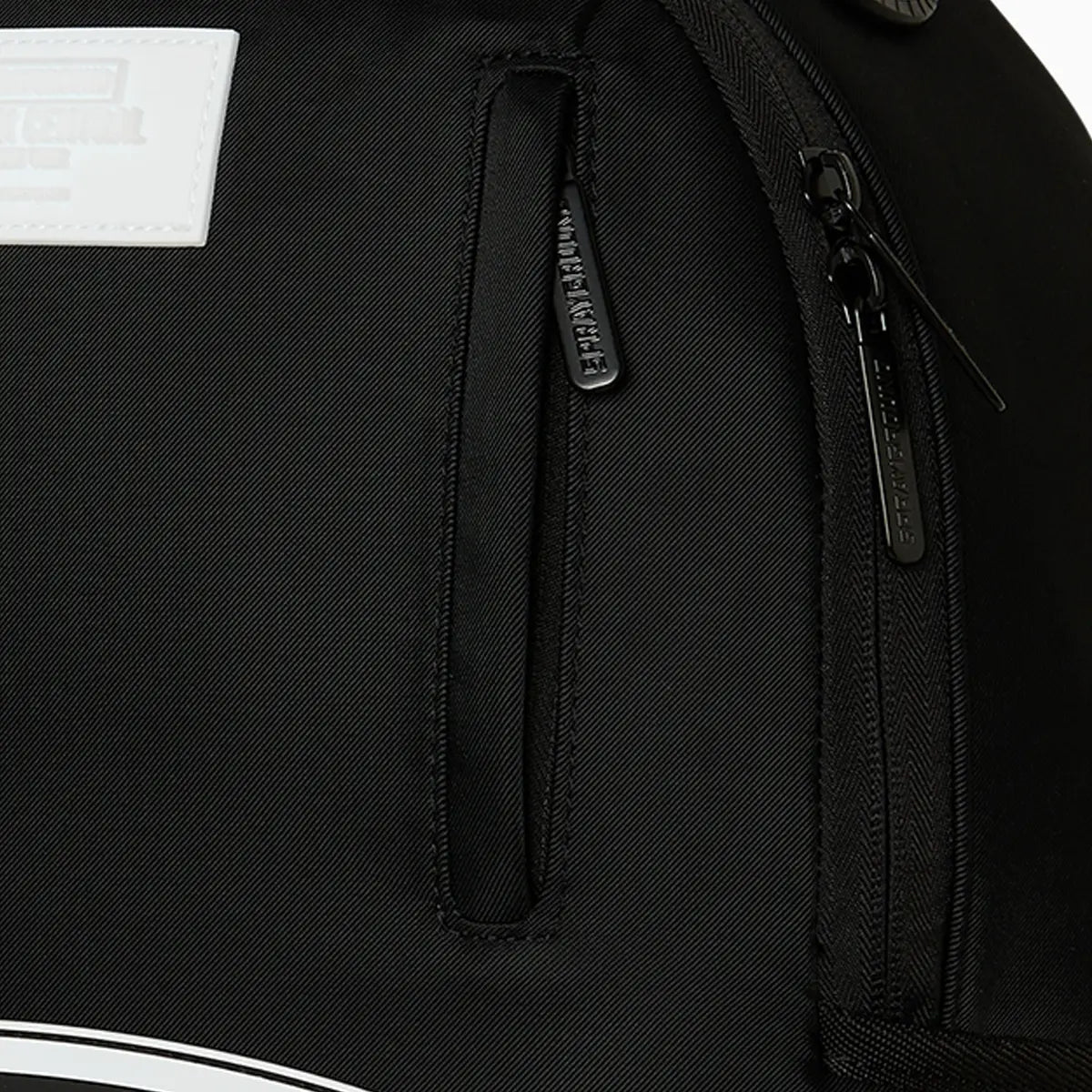 Mochila Tiburón Central 2 Blanco y Negro