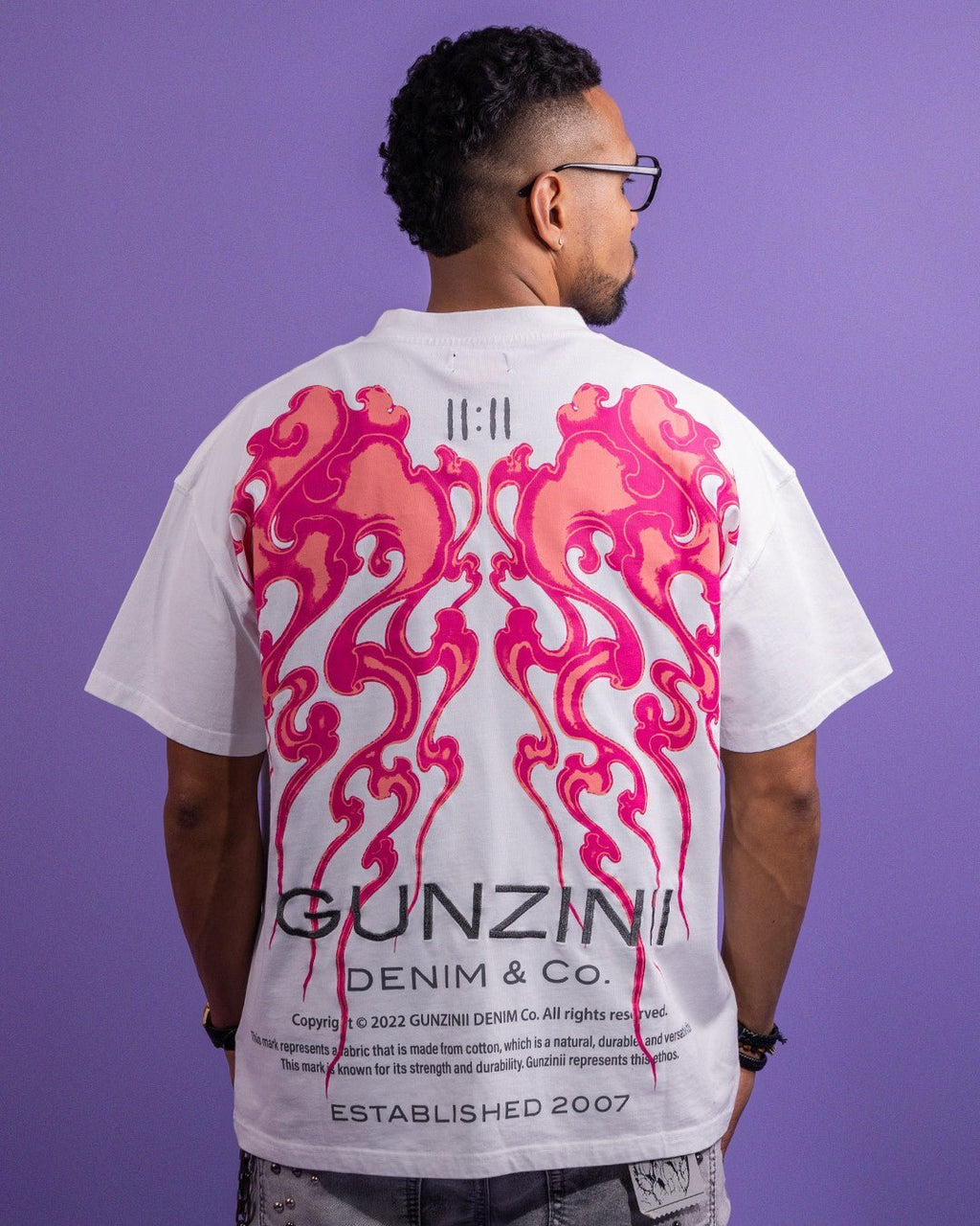 T-shirt teint en pièce effet flammé pour homme