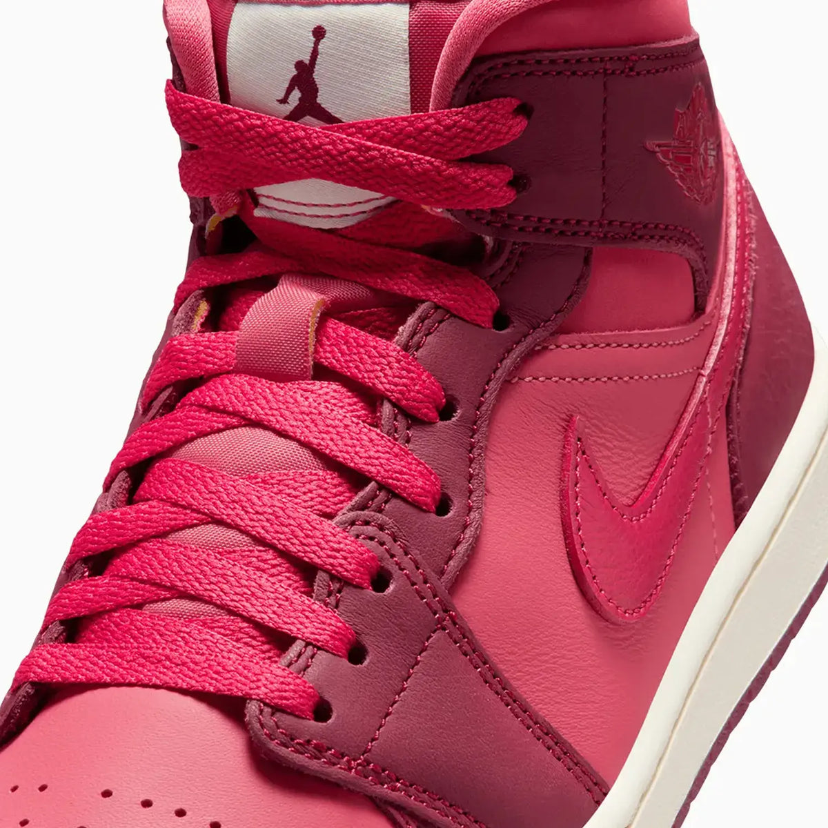 Jordan 1 Mid SE 'Día de San Valentín' para mujer