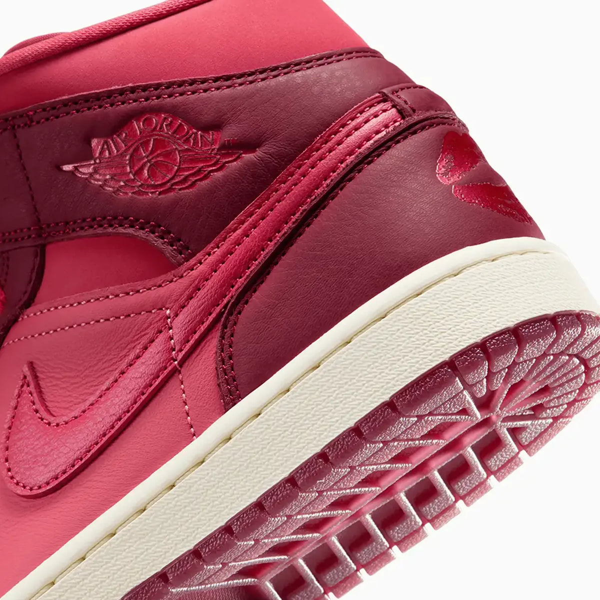 Jordan 1 Mid SE 'Día de San Valentín' para mujer